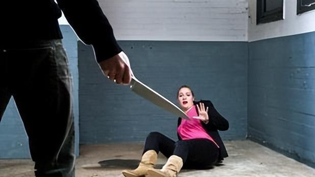 运动|为什么人体在被刺伤后，还没失去意识，就已经无力还击了？