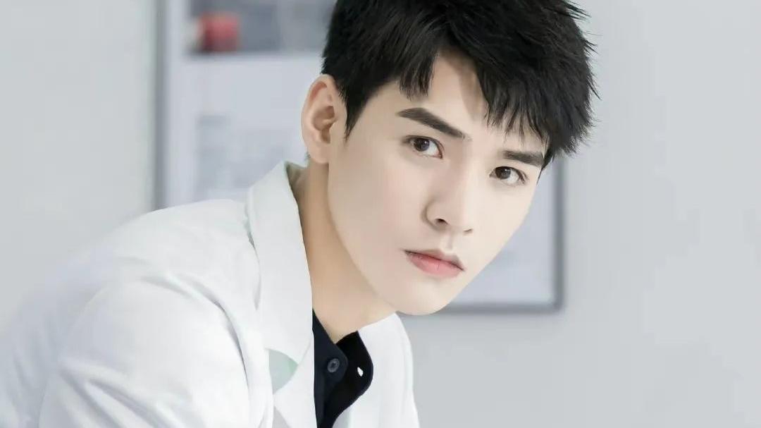 檀健次|檀健次出道挺早，所谓的黑历史是团队营销，目的是打造一个憨傻人设