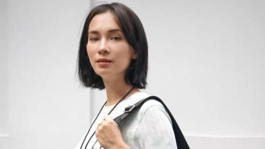 韩庚|韩庚、卢靖姗低调秀恩爱：喂马、劈柴、摘芭蕉、周游世界好惬意！