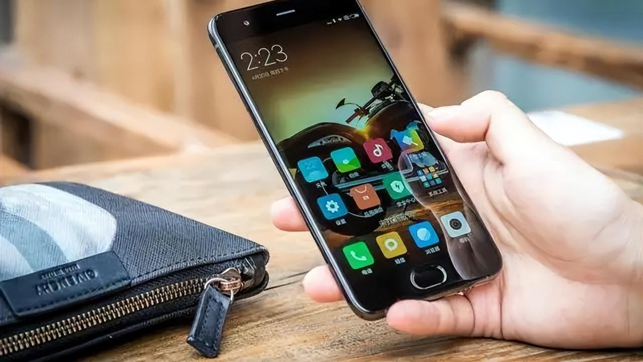 智商税|2022年换机买新不买旧？懂得这几点，正确选择新旧旗舰免交智商税