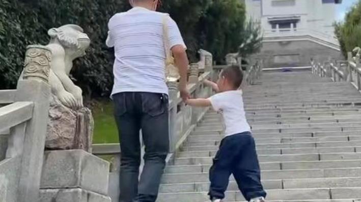 大鹏|曝姚策儿子楷楷上学遭歧视，熊磊称感受到不友好，被嘲是自作自受