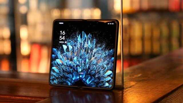 OPPO Find|提名国际大奖，Find N到底有何优势？无折痕和悬停功能只是其二