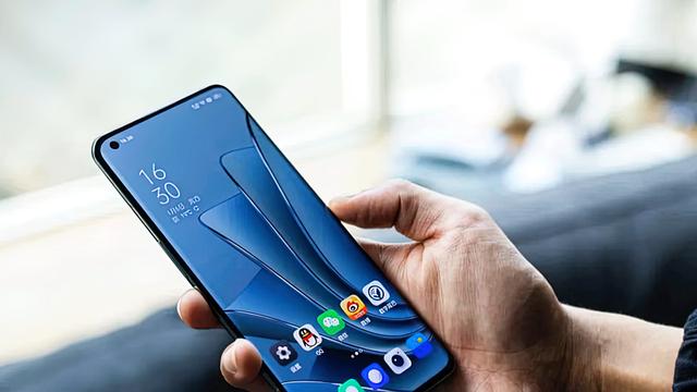 iPhone|2022年换手机首选这3款，系统速度快价格很良心，能再用三、四年