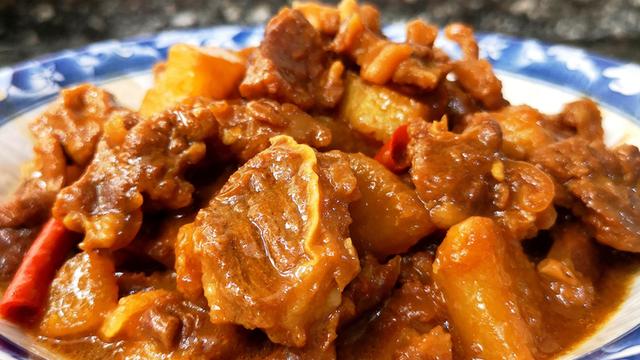 牛腩|广式焖牛腩的家常做法，鲜嫩入味酱香诱人，一出锅汤汁都吃光光