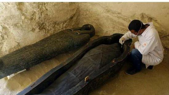 文玩|文玩行业水有多深？马未都揭秘血玉造假：将玉石塞进羊腿喂养三年