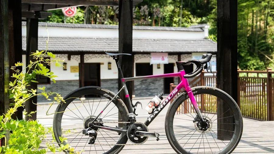简洁优雅纯粹精炼 Robin EVO入选瑞丽轻奢品牌大赛Top33