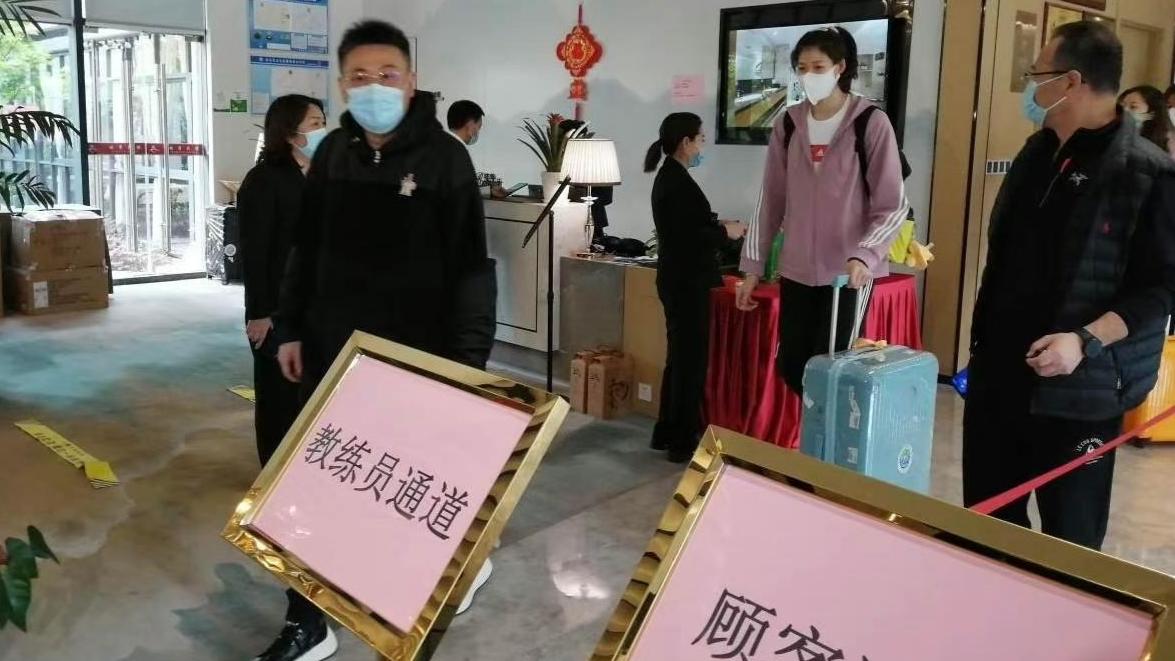 倪非凡|转战福建漳州！蔡斌与李盈莹同框，袁心玥很亮眼，倪非凡显娇小