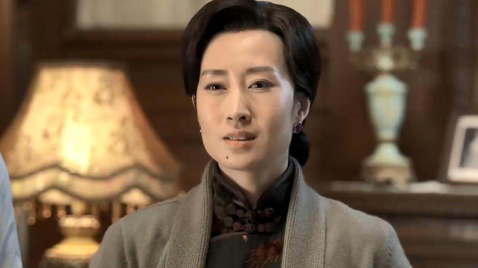 王艳|分手拿3亿，跪地给人洗脚，逛街身无分文，女星豪门梦比想象的惨