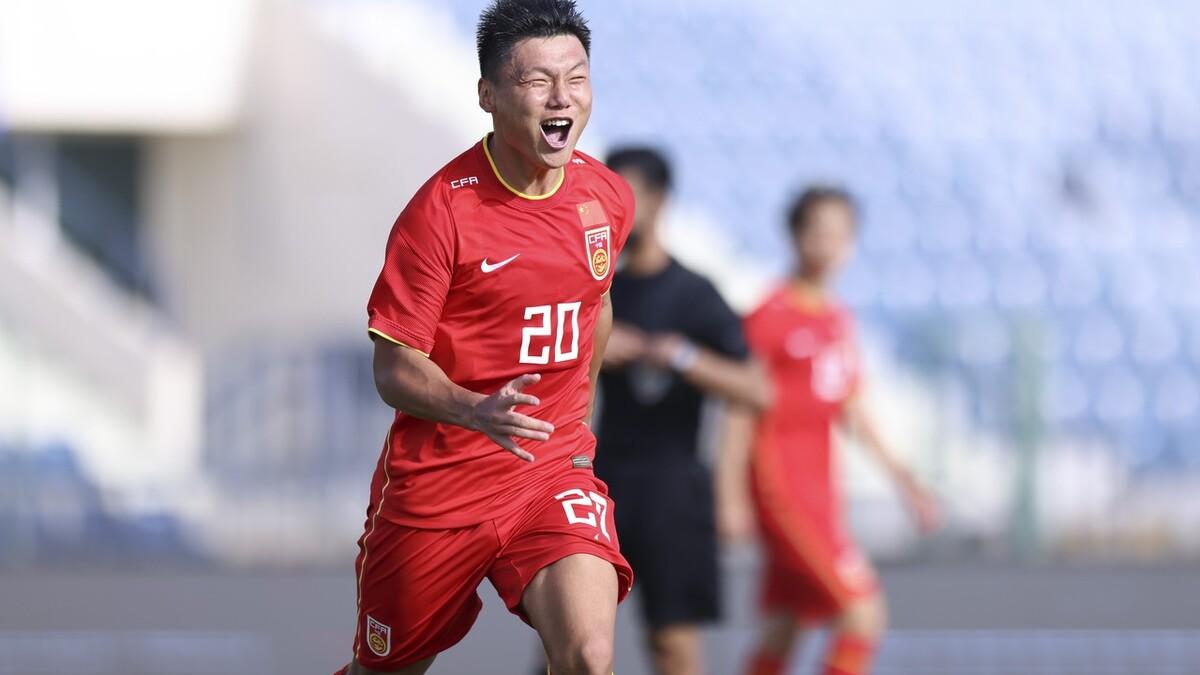 史蒂文·亚当斯|2比4到4比2！中国队3连胜完美复仇，名记：对手患上“恐中症”