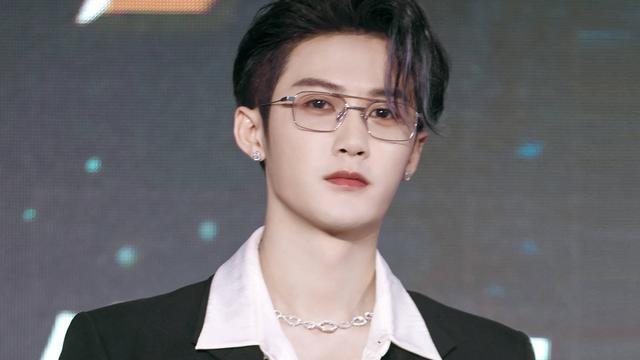 杨紫|《长相思》开机路透曝光，杨紫造型又被嘲，檀健次白发飘飘引期待