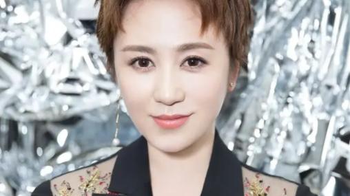 谭松韵|姜妈有多疼麦迪娜？谈恋爱就送千万豪宅，谭松韵善良就该被欺负？