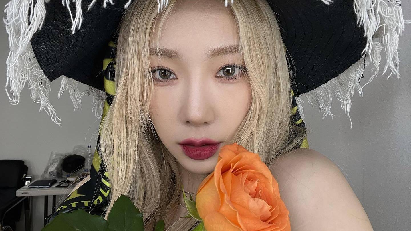 李承铉|变身“魔女”，少女时代泰妍紧身马甲，秀出迷人身材，诱惑力爆发