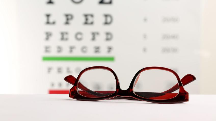 近视|高度近视，真会遗传到下一代？比起遗传，要担心的是这5种并发症