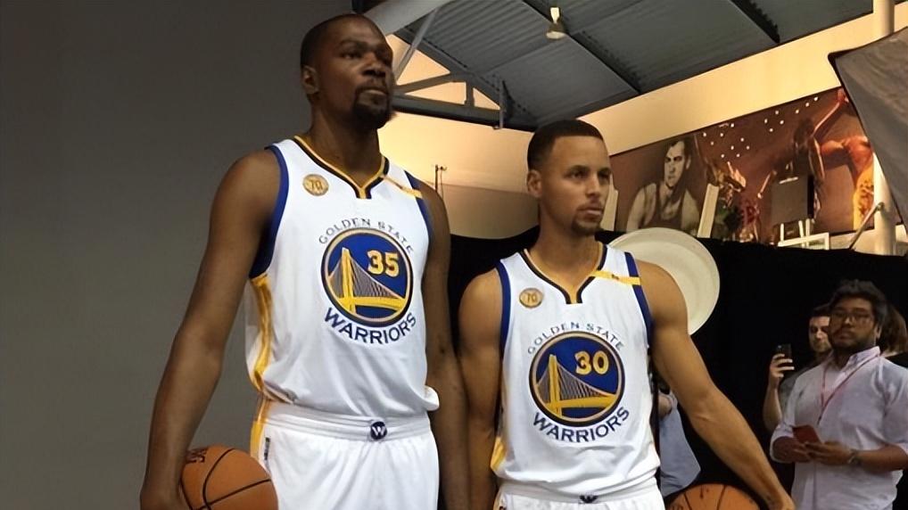 凯文·杜兰特|拉赛尔：NBA七十五年历史上，称得上顶级巨星的严格评价不过12人