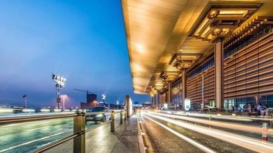 亚洲“最豪华”火车站，总投资超300亿，装修豪华如同皇宫