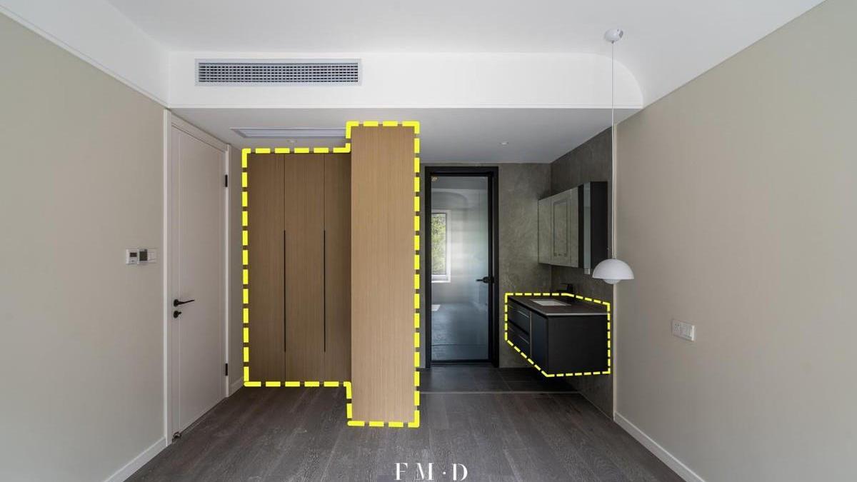 只是在门边加组L型柜子，结果储物+隔断+干湿三分离一次到位