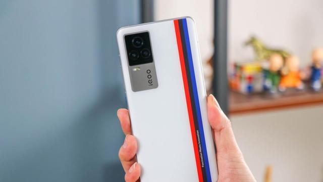iqoo|12+256G调至三千出头，120W、骁龙888都有，理想型旗舰