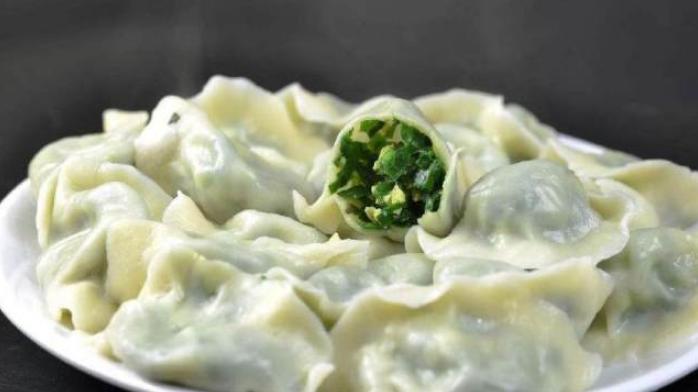 韭菜饺子|包韭菜饺子，调馅记住“2加2不加”，鲜嫩多汁无腥味，个个香喷喷