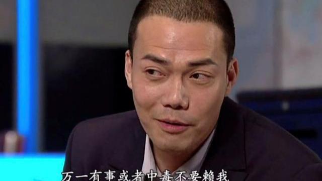 “Laughing哥”一双儿女长大了，女儿神似父亲，6岁儿子很帅气