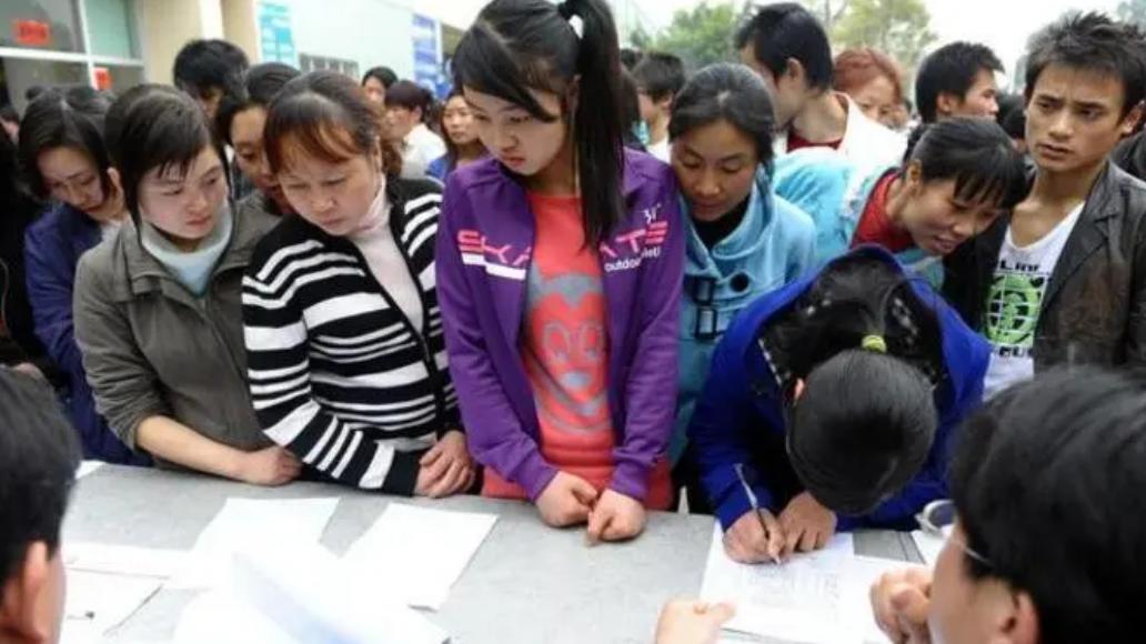 工人|国内工厂招人待遇不差，为何仍然出现招工难的问题？内行道出实情