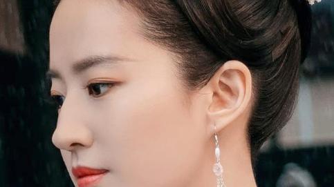 程潇|三娘为何对凤冠霞帔有执念？“凤冠霞帔”只结婚的时候才能穿吗？