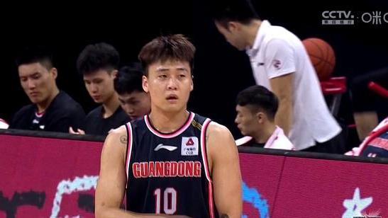 费迪南德|威姆斯进球后莱多尴尬，徐杰三犯后导播期待汤杰，杜锋信任迎回报