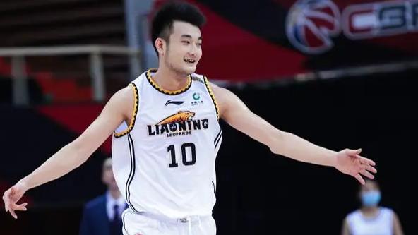 丛明晨|17分钟砍10分2板！辽宁替补席又冒1奇兵 他让杜锋很绝望！