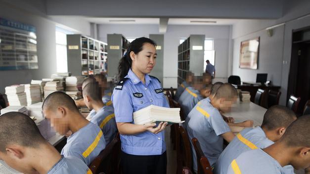 兽医|体制内有3个冷门岗位，平均工资比较高，学历只要大专起步！