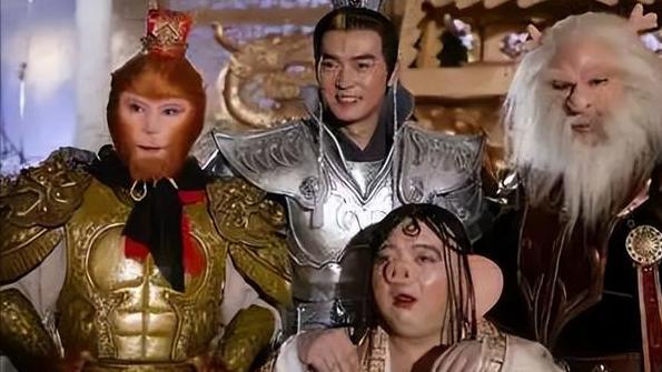 谢宁|“猪八戒”谢宁：改行卖水果，抽11块钱云烟，大街摆摊十分接地气