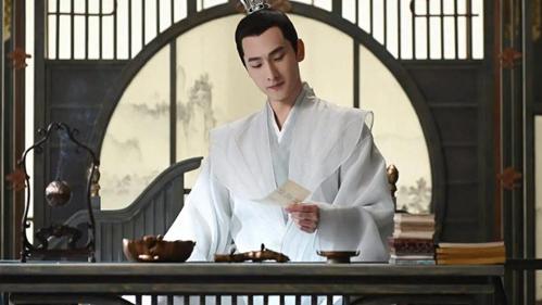 杨洋|杨洋赵露思是什么关系 曝11用袖子替她挡太阳