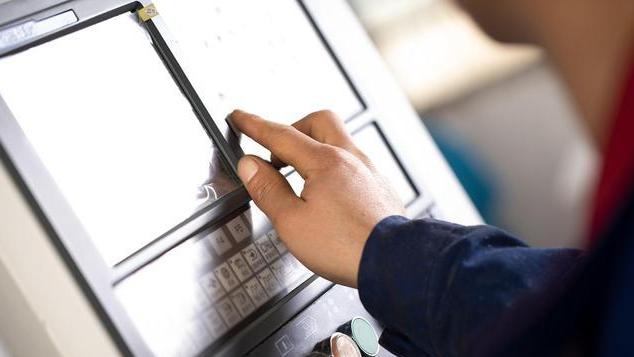 |强强联合！纯国产CPU和OS总算抱团了，中国“心脑”完全自主可控