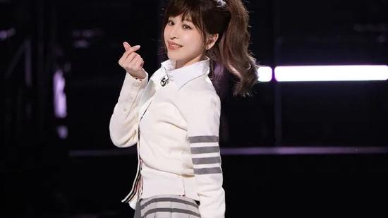 王心凌|下周穿什么 | 成功把粉丝都熬老的王心凌，有秘诀吗？