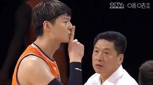 上海男篮|一场肉搏大战，国内球员成为主角，上海久事赢在哪呢？