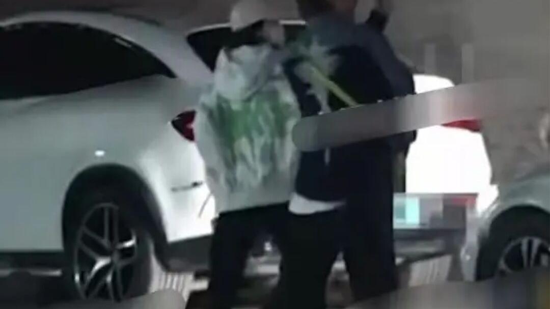 张碧晨|张碧晨被拍到与男子同回公寓，爆出“新恋情”？如今傻眼澄清