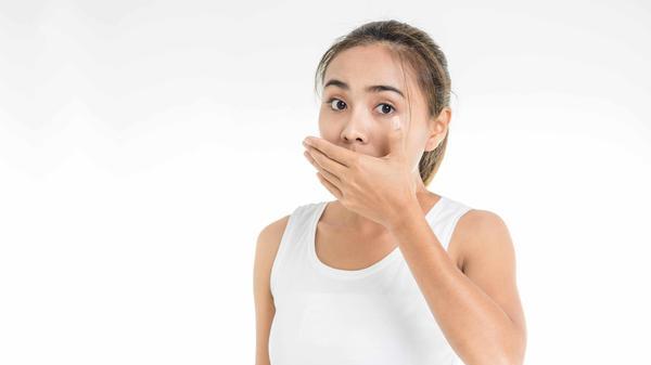 精神分裂症|经常口臭，除了与消化功能有关，这4个因素也要了解