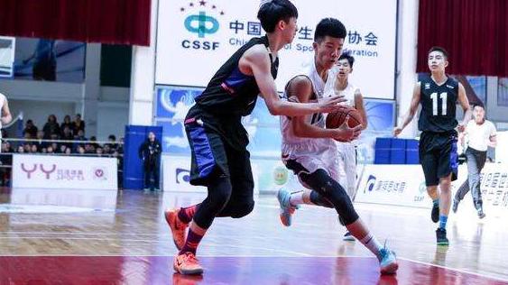 上海男篮|CBA最新消息！中国男篮希望之星加盟上海队 李春江亲自出面