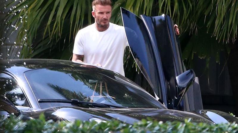 布鲁克林|贝克汉帅儿娶百亿女星！狂砸上亿办婚礼，全家齐上阵开超跑当快递