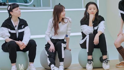 吴谨言|吴谨言练出很多肌肉，会360度转圈，王心凌39岁会劈叉