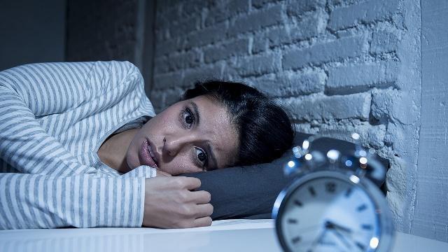 肝脏|睡觉时在两个时间“醒来”，可能是肝病早期信号，早知道，早预防