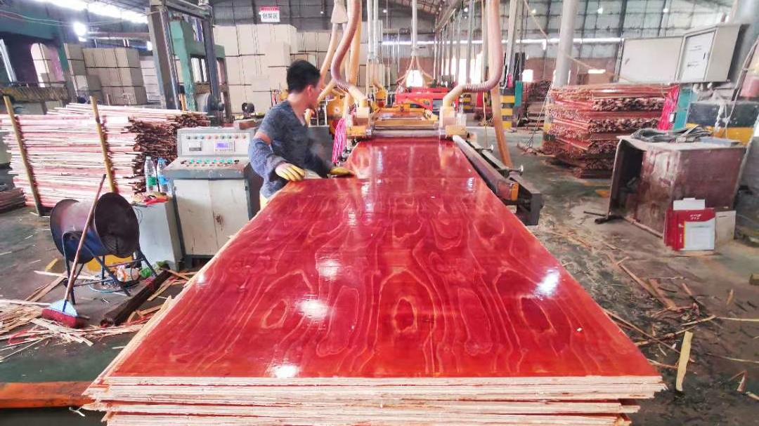 鉴别建筑模板好坏的方法？