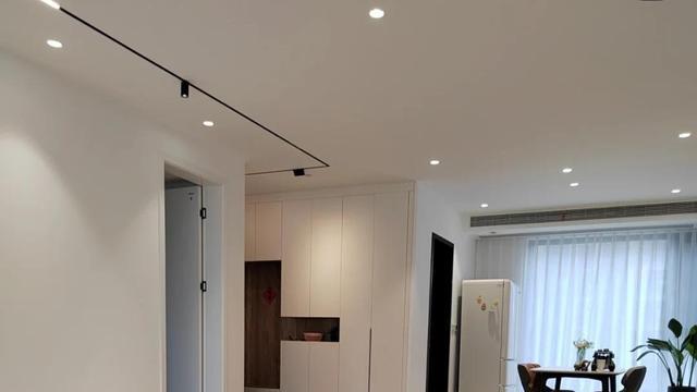 走进她家，才知道什么叫作有孩子的家庭，130新家“空无一物”