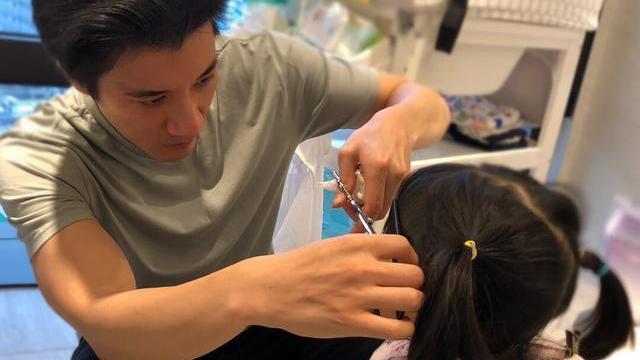 迪丽热巴|王力宏被问爱老婆吗，他这样回答，摸下巴表情耐人寻味