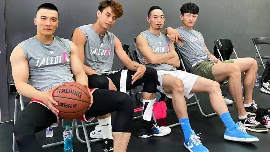 扣篮|黄种人真的跳不起来吗？那是你没见过中国的扣篮团队