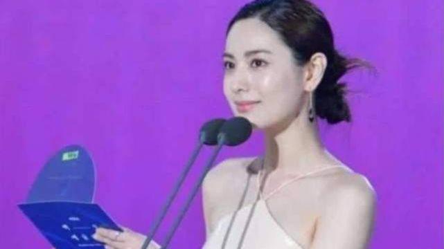 林珍娜|世界“第一美人”长什么样？乳胶人鱼裙仙女下凡，网友：美到极致