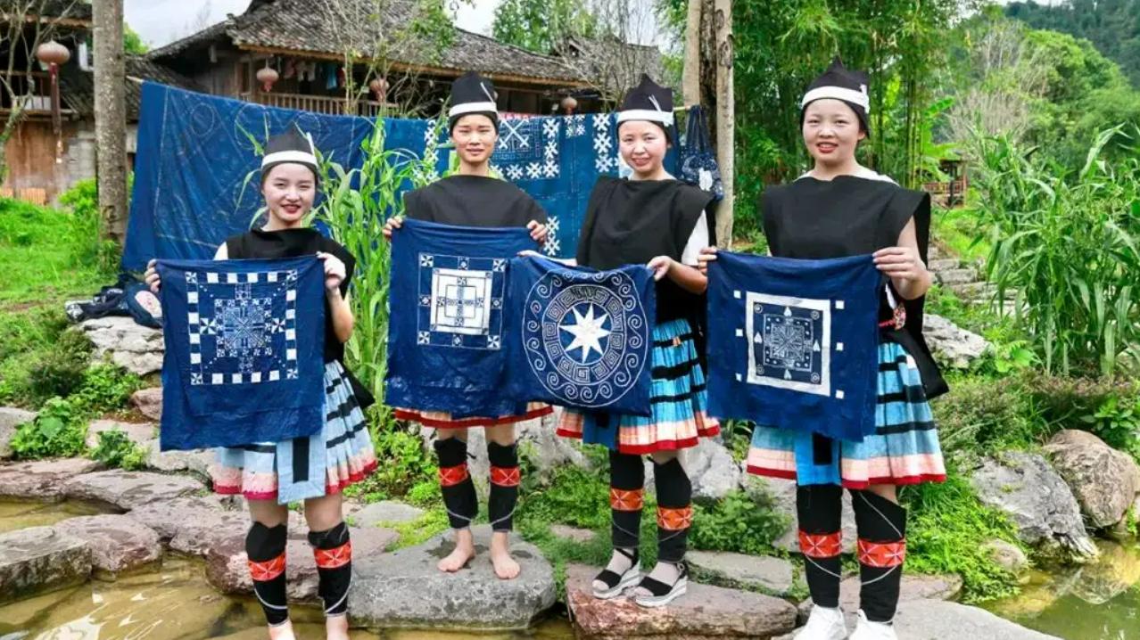贵州一村落，女性开放“不穿内衣”，游客：被表白过