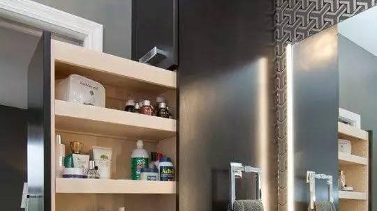 嫌小户型东西太多没地方放的，别忽略了卫生间的收纳