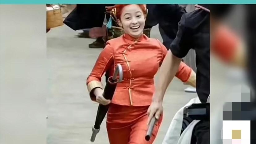 柯基犬|日本女星只能看上半身？桥本坏奈跑起来动态图像柯基，腿短是硬伤