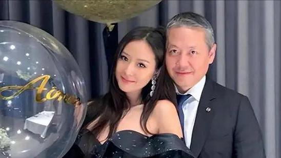 孙芸芸|富婆孙芸芸晒一家三口合影，儿子女儿曝光，继承40亿财产人生赢家