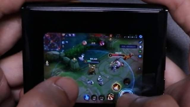 曲面屏|曲面屏要被取代了，折叠屏和直屏才是正解