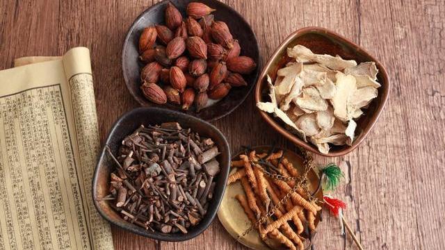 医学|中医泰斗秦伯未，创办中国顶级中医药大学，教出成百上千中医教授